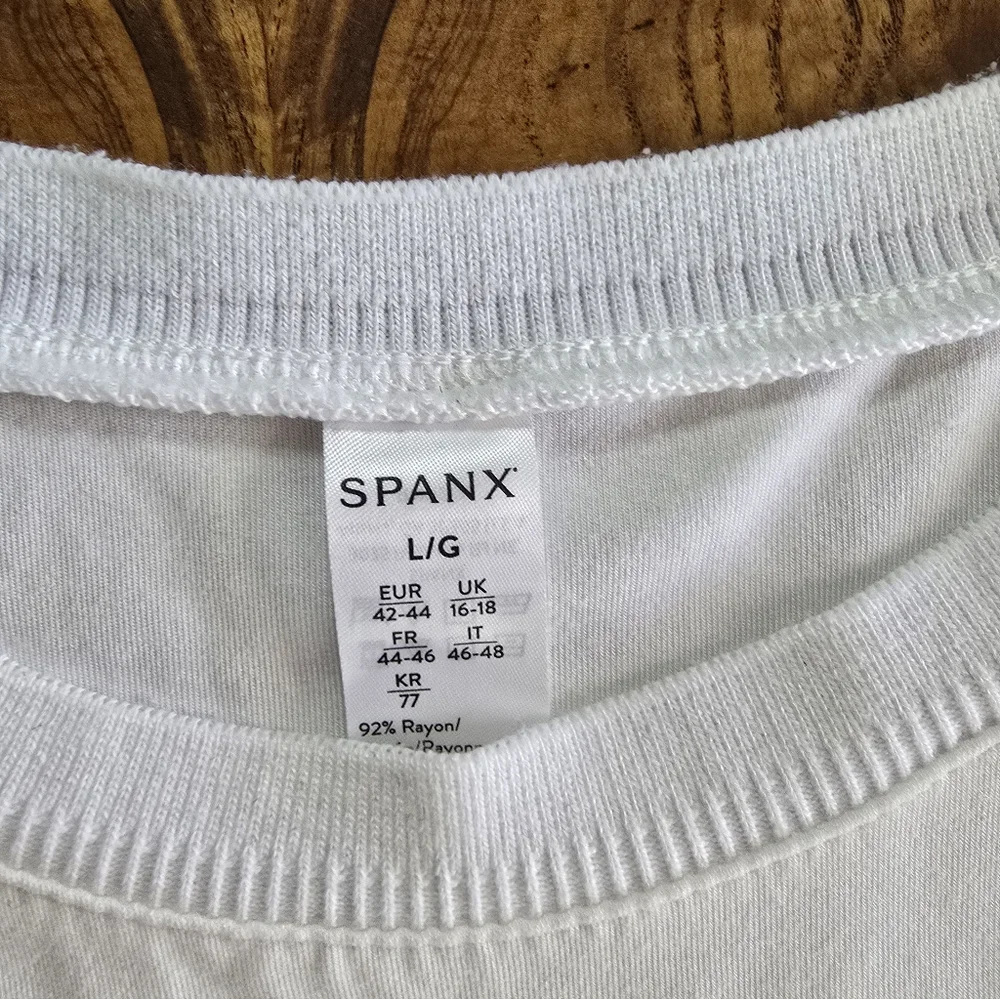 SPANX Womens Crew Neck Tee, White, size large. - Picture 3 of 6